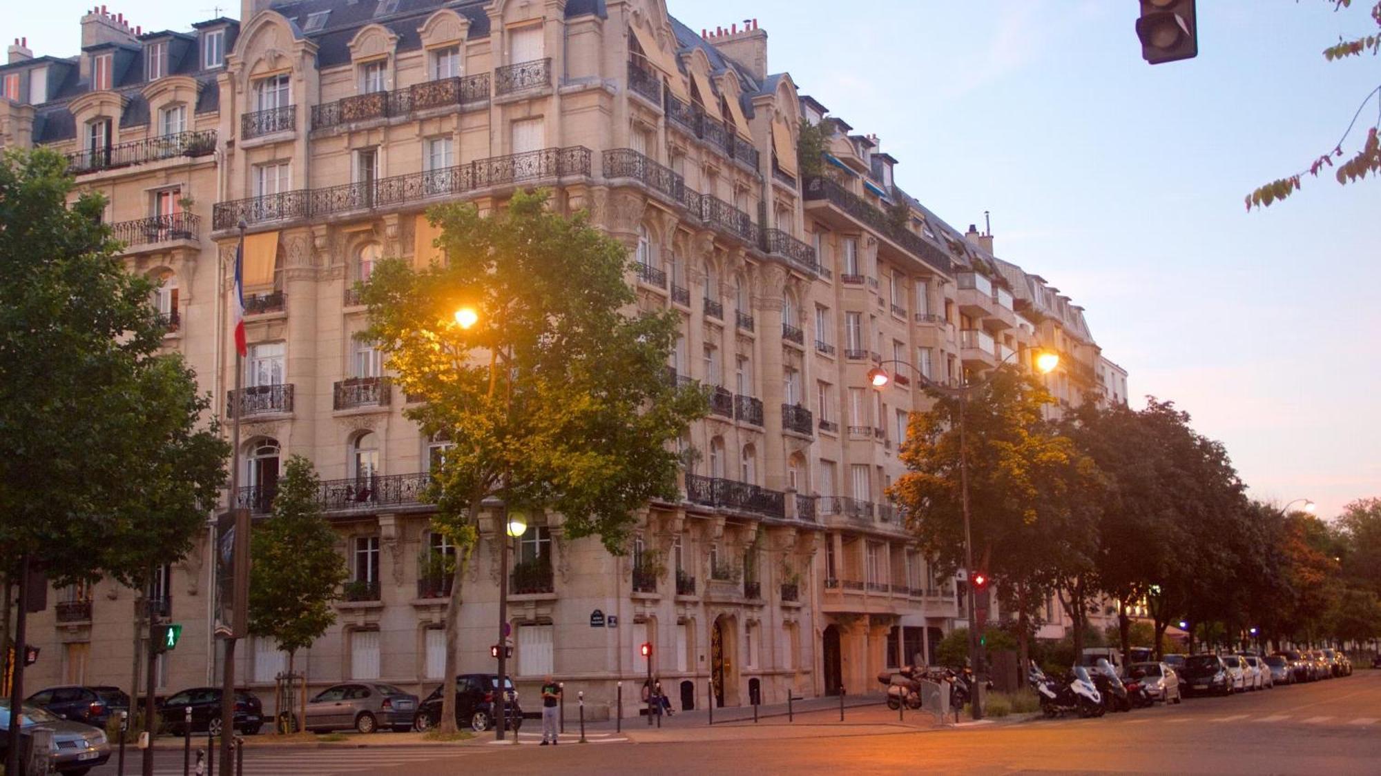 Stunning Apartment Near Eiffel Tower パリ エクステリア 写真