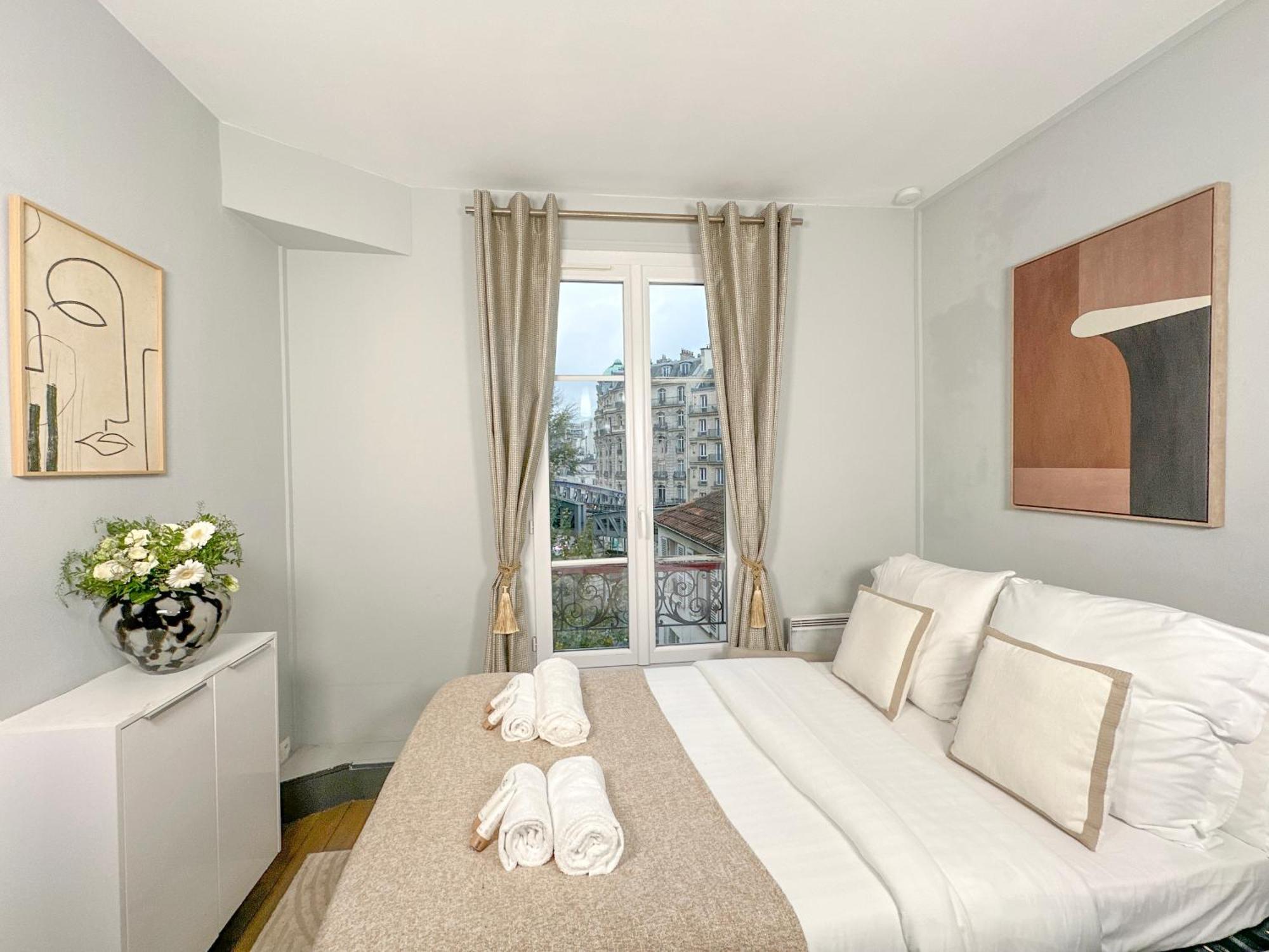 Stunning Apartment Near Eiffel Tower パリ エクステリア 写真
