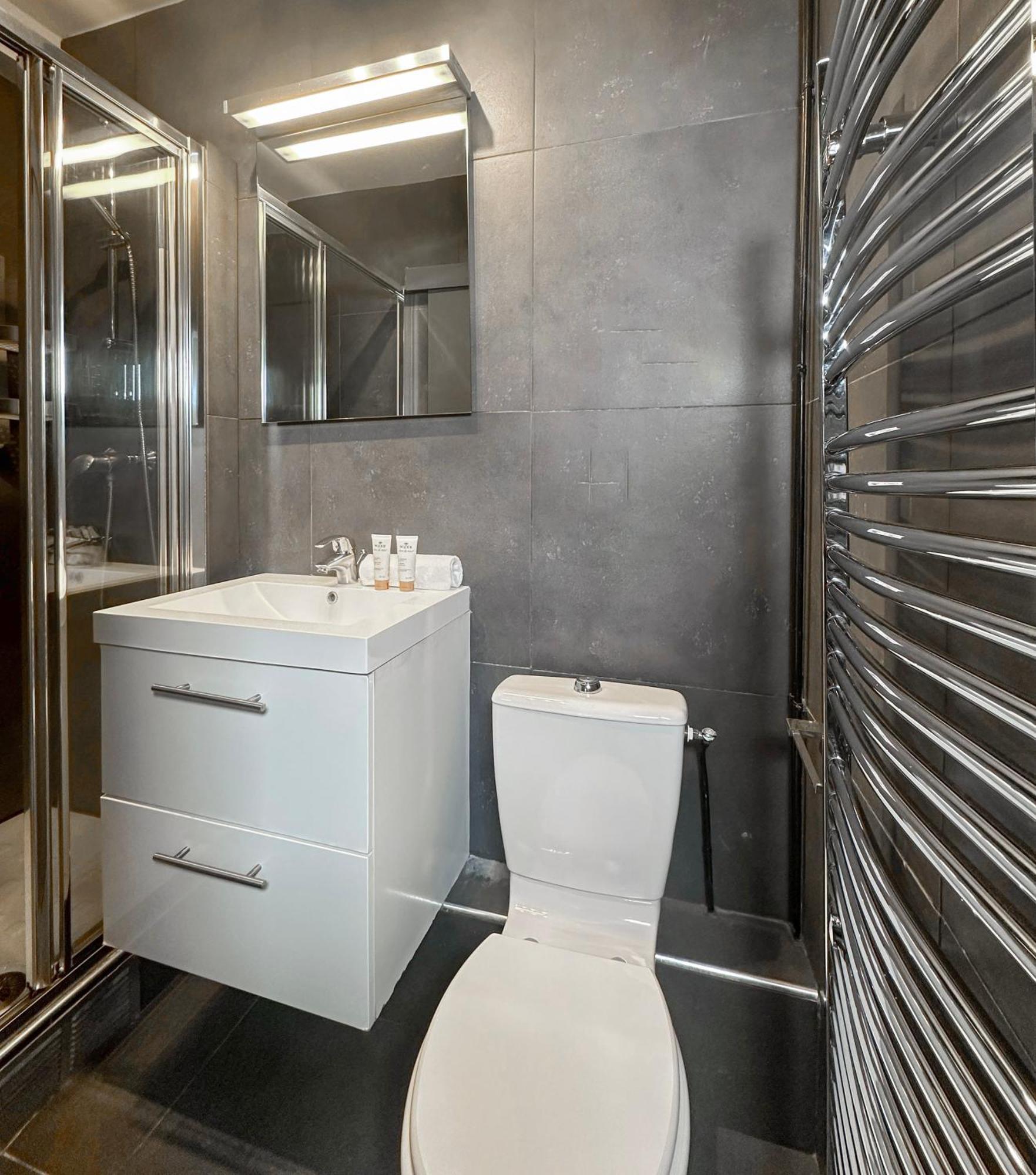 Stunning Apartment Near Eiffel Tower パリ エクステリア 写真